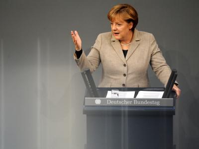 Bundeskanzlerin Merkel verteidigt im Bundestag die Beschlüsse des EU-Gipfels. Foto: Rainer Jensen Merkel im Bundestag