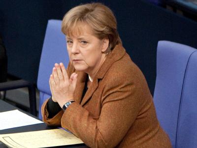 Bundeskanzlerin Merkel im Plenarsaal des Bundestages. Die Union hat in der Wählergunst leicht verloren. Foto: Sebastian Kahnert Im Bundestag