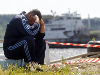 Im Sommer 2011 sank das Kreuzfahrtschiff «Bulgarien» auf der Wolga. Mehr als 100 Menschen starben, darunter 30 Kinder. Foto: Yuri Kochetkow /Archiv 122 Tote bei Schiffsunglück auf der Wolga