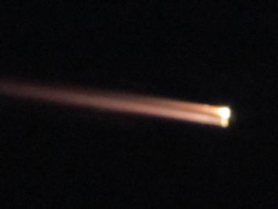 Eine in Donaueschingen am Heiligabend gemachte Aufnahme zeigt verglühende Teile einer Sojus-Rakete. Foto: Jens Borchers Leuchten am Heiligabend-Himmel