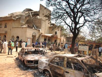 In der Nähe der nigerianischen Hauptstadt Abuja ist ein Bombenanschlag auf eine katholische Kirche verübt worden. Foto: STR Anschlag auf Kirche