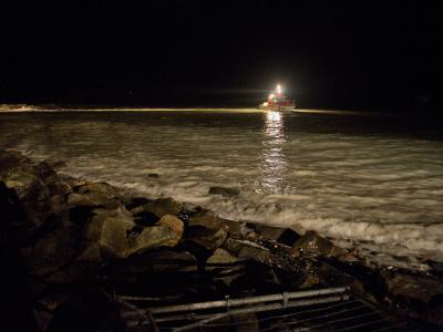 Ein Schiff der Deutschen Gesellschaft zur Rettung Schiffbrüchiger sucht nach dem vermissten Mädchen. Foto: Stefan Sauer Vermisst