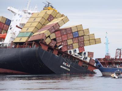 Die durch die Havarie der «Rena» entstandenen Kosten gehen in die Millionen. Foto: Maritime New Zealand/Archiv Containerschiff «Rena»