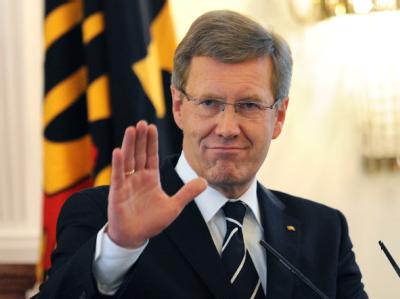 Die kritischen Stimmen zu Bundespräsident Christian Wulff verstummen nicht. Foto: Rainer Jensen Christian Wulff
