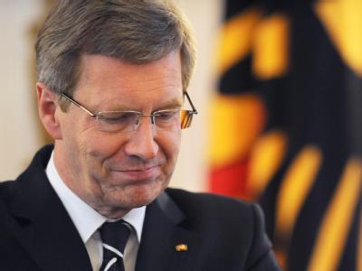 Bundespräsident Christian Wulff gerät nach seinem versuchten Befreiungsschlag in der Kredit- und Medienaffäre erneut in Erklärungsnot. Foto: Rainer Jensen Christian Wulff