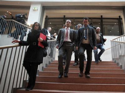 Mitglieder der Saar-SPD auf dem Weg zu einer Partei-Sitzung. Foto: Fredrik von Erichsen SPD-Beratungen