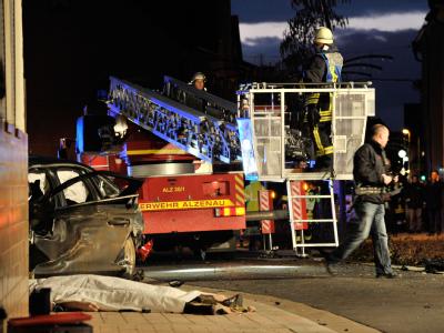 Das Wrack des völlig zertrümmerten Autos. Foto: Boris Roessler Autowrack