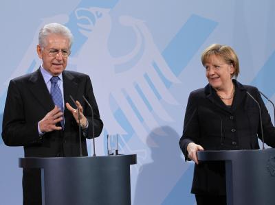 Bundeskanzlerin Merkel und der italienische Ministerpräsident Mario Monti nach ihrem Treffen in Berlin. Foto: Wolfgang Kumm Merkel empfängt Monti
