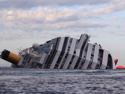 Gegen den Kapitän des Kreuzfahrtschiffes sind schwere Vorwürfe erhoben worden. Foto: Enzo Russo Das Unglückschiff 'Costa Concordia'