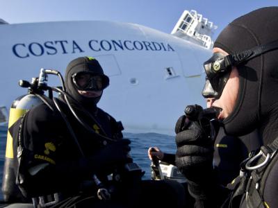 Die Arbeiten an der «Costa Concordia» gehen weiter. Foto: Massimo Percossi/Archiv Taucher an der «Costa Concordia»