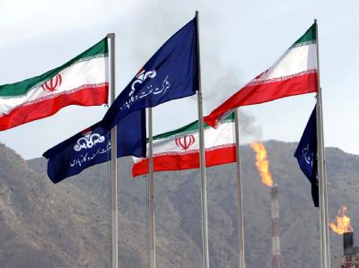 Die Europäische Union verhängt im Streit um Teherans Atomprogramm ab 1. Juli 2012 ein Einfuhrverbot für iranisches Erdöl. Foto: Abedin Taherkenareh/Archiv EU einig über Ölboykott gegen Iran
