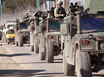 Angesichts scharfer Sparzwänge und neuer globaler Bedrohungen sieht sich Präsident Obama gezwungen, die US-Militärstrategie radikal zu überholen. Foto: Farahnaz Karimy US-Soldaten in Afghanistan