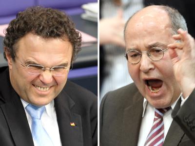 Deutlich erkennbar politische Gegner: Bundesinnenminister Hans-Peter Friedrich (l., CSU) und der Fraktionsvorsitzende der Linken, Gregor Gysi. Foto: Wolfgang Kumm Politische Gegner