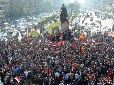 Ägypter versammeln sich in Kairo, um gegen die blutigen Krawalle in einem Fußball-Stadion zu protestieren. Foto: Mohamed Omar Protest gegen tödliche Krawalle