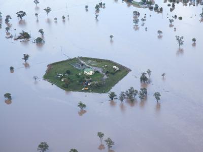 Ein Anwesen in Moree ist zur Insel geworden. Foto: Brian Harvey Eingeschlossen