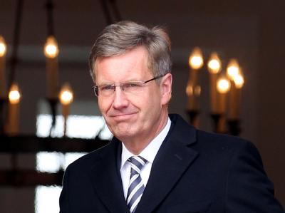 Bundespräsident Christian Wulff verläßt das Schloss Bellevue in Berlin. Foto: Wolfgang Kumm Bundespräsident Christian Wulff
