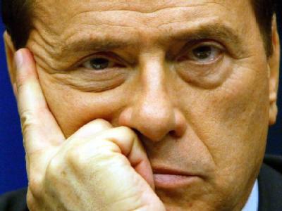 In einem seiner insgesamt vier Prozesse droht Silvio Berlusconi eine baldige Verurteilung: Die Anklage im Korruptionsverfahren um den britischen Anwalt Mills will ihn hinter Gittern sehen. Foto: Olivier Hoslet Berlusconi