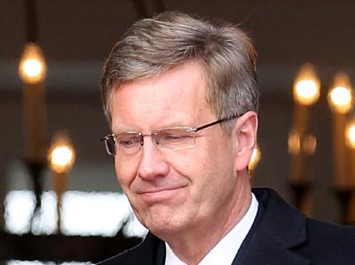 Christian Wulff ist ein Ehrensold in Höhe von knapp 200 000 Euro im Jahr zugesprochen worden. Foto: Wolfgang Kumm Christian Wulff