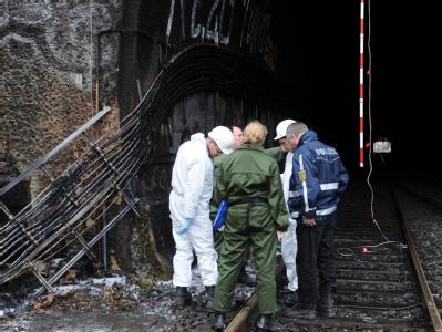 Der Kabelbrand in einem Stuttgarter Bahntunnel gibt der Polizei weiter Rätsel auf. Zehntausende Reisende kamen durch die Störung verspätet am Ziel an. Foto: Franziska Kraufmann Kabelbrand beim Rosensteintunnel