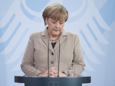 Bundeskanzlerin Merkel gibt am Freitag nach dem Rücktritt des Bundespräsidenten eine Stellungnahme ab. Foto: Sebastian Kahnert Kanzlerin Merkel