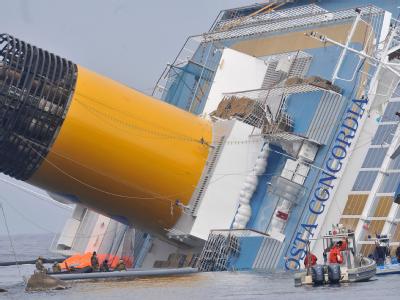 Das gekenterte Kreuzfahrtschiff Costa Concordia