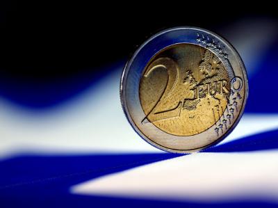 Volkswirte fordern wegen der anhaltenden Rezession in Griechenland immer wieder ein internationales Hilfsprogramm, um der griechischen Wirtschaft wieder auf die Beine zu helfen. Foto: Oliver Berg/Symbolfoto Rezession in Griechenland