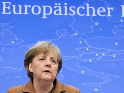 Freude über den Fiskalpakt lässt Kanzlerin Merkel nach dem EU-Gipfel nur kurz aufkommen. Foto: Julien Warnand Angela Merkel