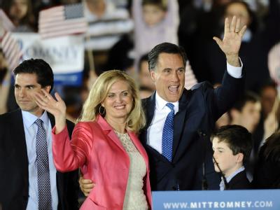 Der Ex-Gouverneur von Massachusetts, Mitt Romney, mit seiner Frau Ann. Es gelang Romney nicht, sich entscheidend von seinem hartnäckigen Verfolger Rick Santorum abzusetzen. Foto: CJ Gunther Romney