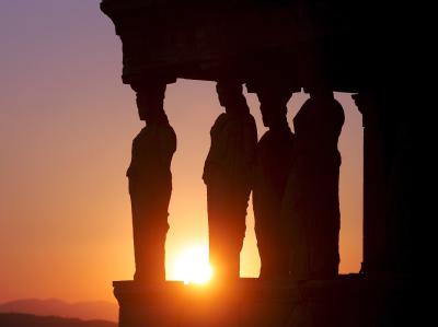 Antike Statuen auf der Akropolis in Athen. Foto: Orestis Panagiotou Akropolis
