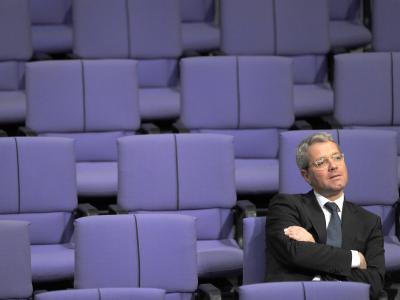 Der Druck in der CDU auf Bundesumweltminister Röttgen wächst, sich vor der NRW-Wahl für einen Wechsel nach Düsseldorf zu entscheiden - auch als Oppositionsführer. Foto: Caroline Seidel Norbert Röttgen