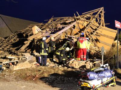 Bei einer Explosion ist in Mecklenburg-Vorpommern dieses Einfamilienhaus völlig zerstört worden. Foto: Susan Ebel Wohnhausexplosion in Boek