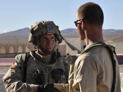 Der mutmaßliche US-Amokläufer von Kandahar Staff Sergeant Robert Bales (l) im National Training Center in Fort Irwin. Foto: Ryan Hallock, DVIDS/ Archiv Mutmaßlicher Afghanistan-Amokläufer Robert Bales (l)