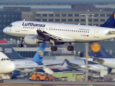 Der Frankfurter Flughafen wird immer mehr zur Zielscheibe für Tarifkonflikte. Foto: Boris Roessler/Archiv Flughafen Frankfurt