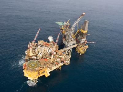 So lang Gas abgefackelt wird, besteht Explosionsgefahr auf der «Elgin»-Plattform. Foto: Total E&P UK Leck an Plattform