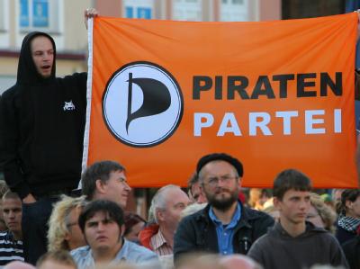 Nach ihrem Erfolg im Saarland legt die Piratenpartei in der Wählergunst auch bundesweit nochmals deutlich zu. Foto: Bernd Wüstneck/Archiv Piratenpartei