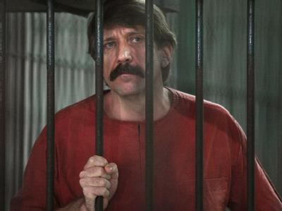 Er hat die Diktatoren Afrikas mit Waffen versorgt und war damit reich geworden. Nun muss der russische Waffenhändler 25 Jahre in Haft. Foto: Narong Sangnak Viktor Bout