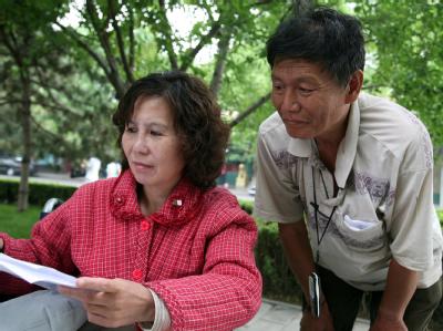 Die chinesische Bürgerrechtlerin Ni Yulan und ihr Mann Dong Jiqin: Die frühere Anwältin saß schon zweimal in Haft. Jetzt ist auch ihr Mann verurteilt worden. Foto: Bill Smith Chinesische Bürgerrechtlerin und Ehemann verurteilt