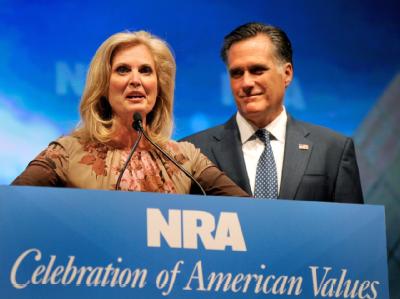 Mitt und Ann Romney bei den Waffenfans der National Rifle Association. Foto: Sid Hastings Romney