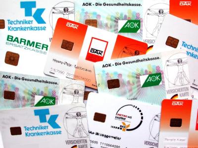 Säumige Beitragszahler schulden den gesetzlichen Krankenkassen eine immer größer werdende Milliardensumme. Foto: Oliver Berg/Archiv Versicherungskarten