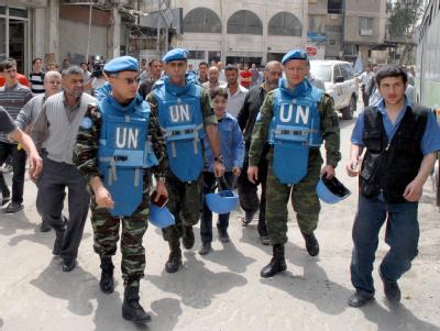 Vor genau einer Woche trat in Syrien eine Waffenruhe in Kraft. Doch das Blutvergießen hat nicht aufgehört. Mittlerweile nehmen die Kämpfe wieder zu. Und die UN-Blauhelme warten weiter auf ihren Einsatz. Foto: SANA UN-Blauhelme