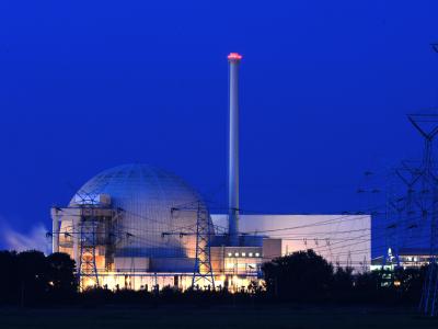 Eon will den Rückbau seiner stillgelegten Anlagen Unterweser und Isar I auch vom Ausgang einer Verfassungsklage abhängig machen. Foto: Ingo Wagner/Archiv Atomkraftwerk Unterweser