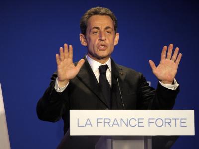 Nicolas Sarkozy liegt in allen Umfragen klar hinter dem sozialistischen Spitzenkandidaten François Hollande. Bei der Stimmabgabe gab er sich jedoch entspannt. Foto: Christophe Karaba Nicolas Sarkozy