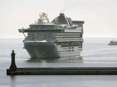 Das Kreuzfahrtschiff Star Princess hätte Schiffbrüchigen vor Panama vermutlich das Leben retten können. Doch er setzte seinen Kurs fort, obwohl Passagiere Alarm schlugen. Foto: Adam Warzawa Star Princess