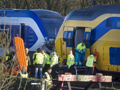 Bei der Kollision zweier Züge in Amsterdam wurden am Samstag Hunderte zum Teil schwer verletzt. Foto: Evert Elzinga Zugkollision