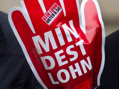 DGB-Aktion zum Mindestlohn: Die FDP lehnt das Mindestlohnkonzept von Bundesarbeitsministerin Ursula von der Leyen ab. Foto: Jens Wolf/ Symbol Debatte um Mindestlohn