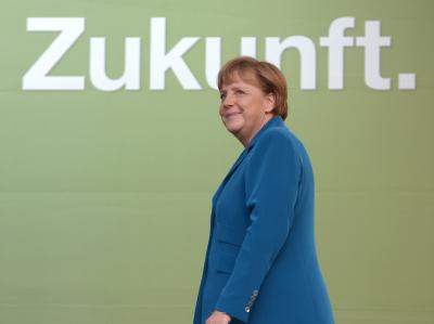 Will sich bald mit dem künftigen französischen Präsidenten Francois Hollande treffen: Bundeskanzlerin Angela Merkel. Foto: Marcus Brandt Merkel