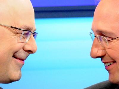 Die Spitzenkandidaten der Schleswig-Holstein-Wahl: Torsten Albig (SPD) und Jost de Jager (CDU,r) . Foto: Carsten Rehder Torsten Albig und Jost de Jager