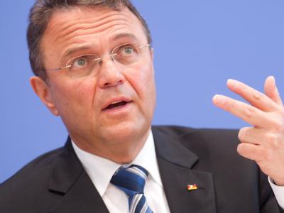 Bundesinnenminister Hans-Peter Friedrich fordert nationale Souveränität in allen Grenzfragen. Foto: Kay Nietfeld/Archiv Friedrich