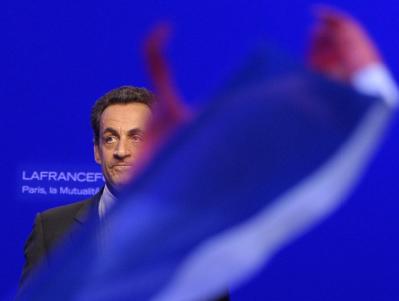Musste sich seinem Kontrahenten Hollande geschlagen geben: Die Zukunft des bisherigen Hausherrn Nicolas Sarkozy ist noch völlig unklar. Foto: Christophe Karaba Sarkozy