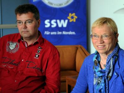 Streben mit den Sozialdemokraten und den Grünen ein Dreier-Bündnis an: Der SSW-Abgeordnete Lars Harms und die SSW-Spitzenkandidatin für die Landtagswahl, Anke Spoorendonk. Foto: Carsten Rehder/Archiv SSW
